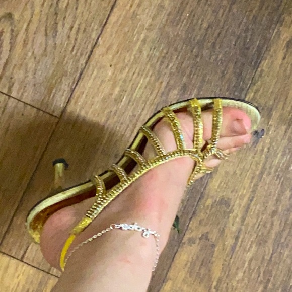 Heel color gold size 7 - Picture 4 of 4
